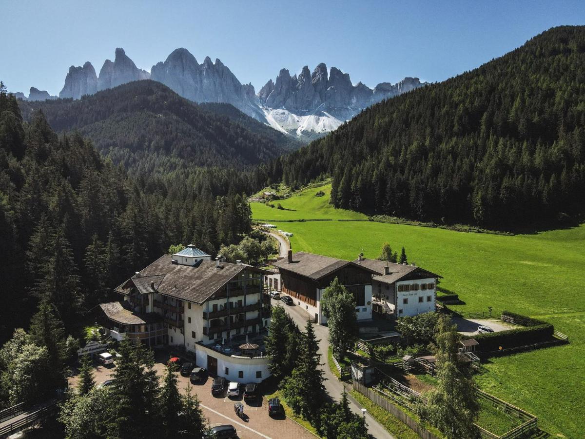Hotel Ranuimuellerhof Funes  Esterno foto