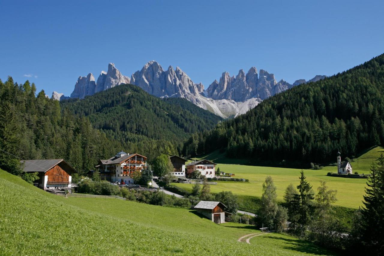 Hotel Ranuimuellerhof Funes  Esterno foto
