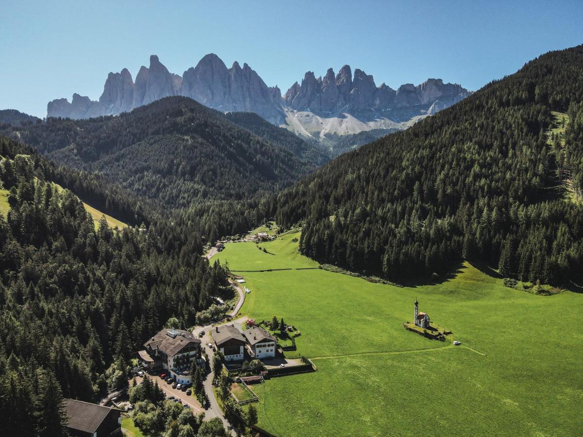 Hotel Ranuimuellerhof Funes  Esterno foto