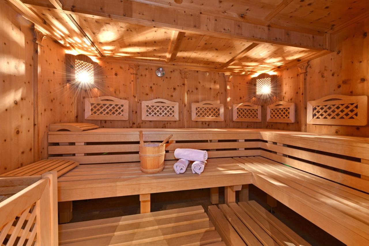 Hotel Ranuimuellerhof Funes  Esterno foto