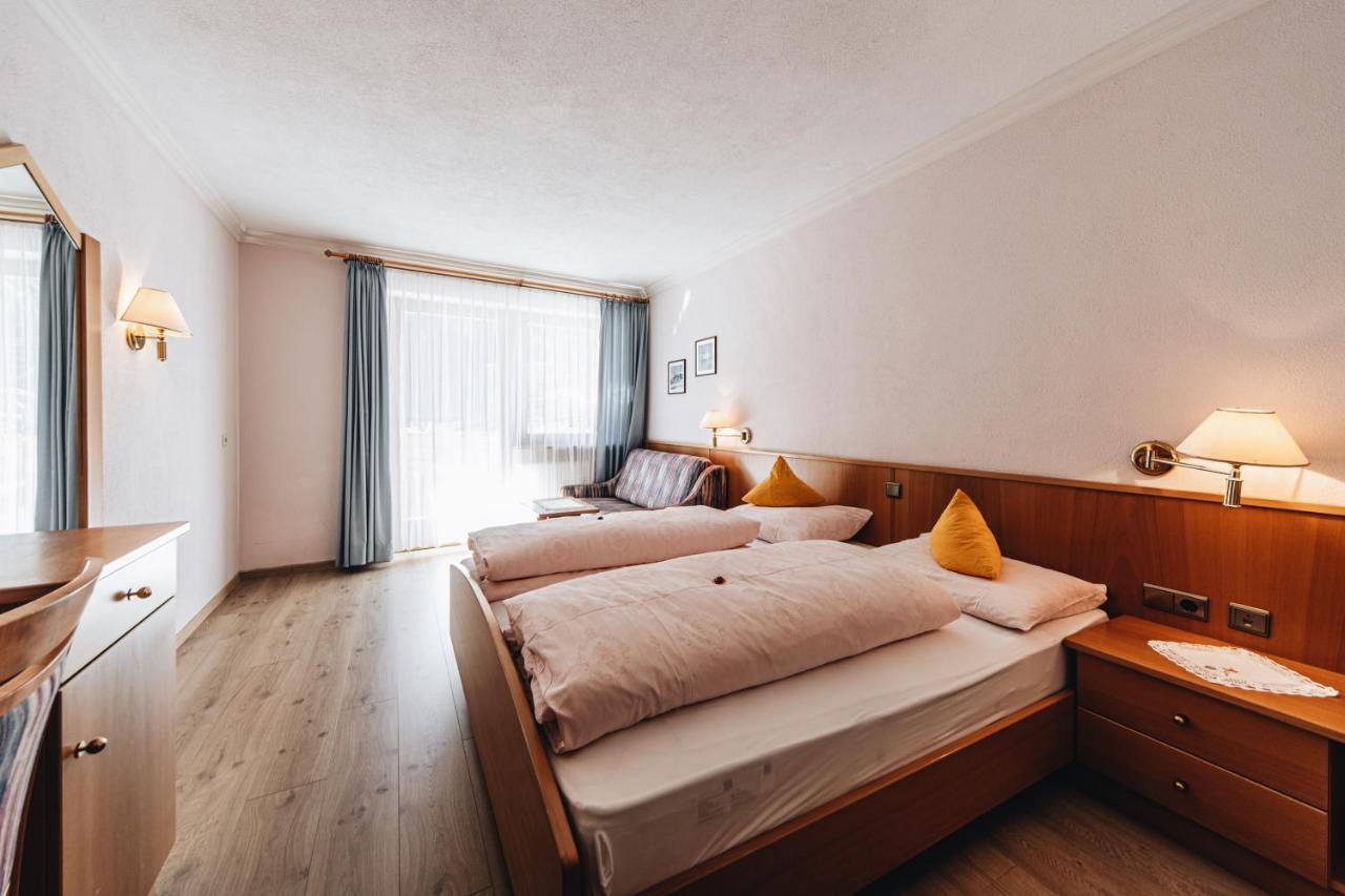 Hotel Ranuimuellerhof Funes  Esterno foto