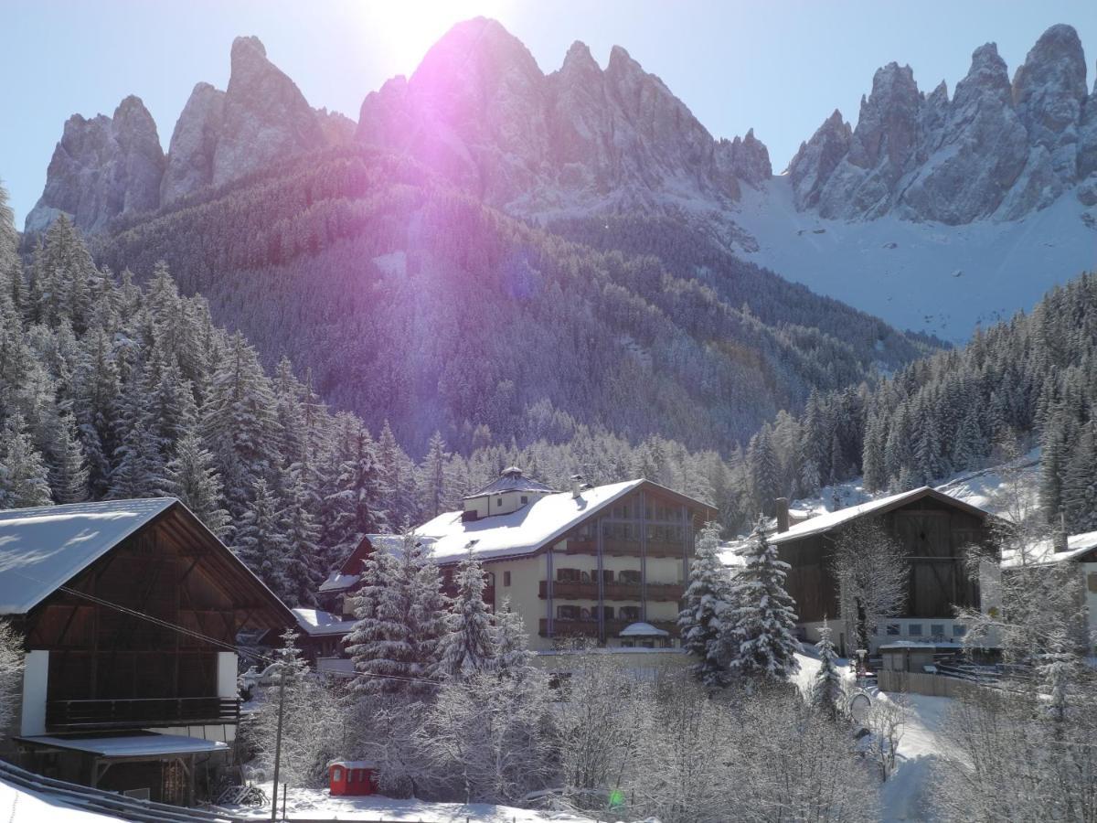 Hotel Ranuimuellerhof Funes  Esterno foto