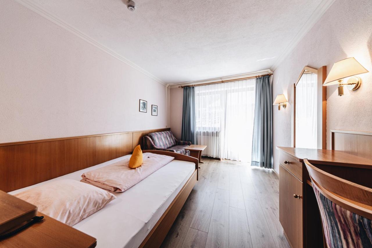 Hotel Ranuimuellerhof Funes  Esterno foto