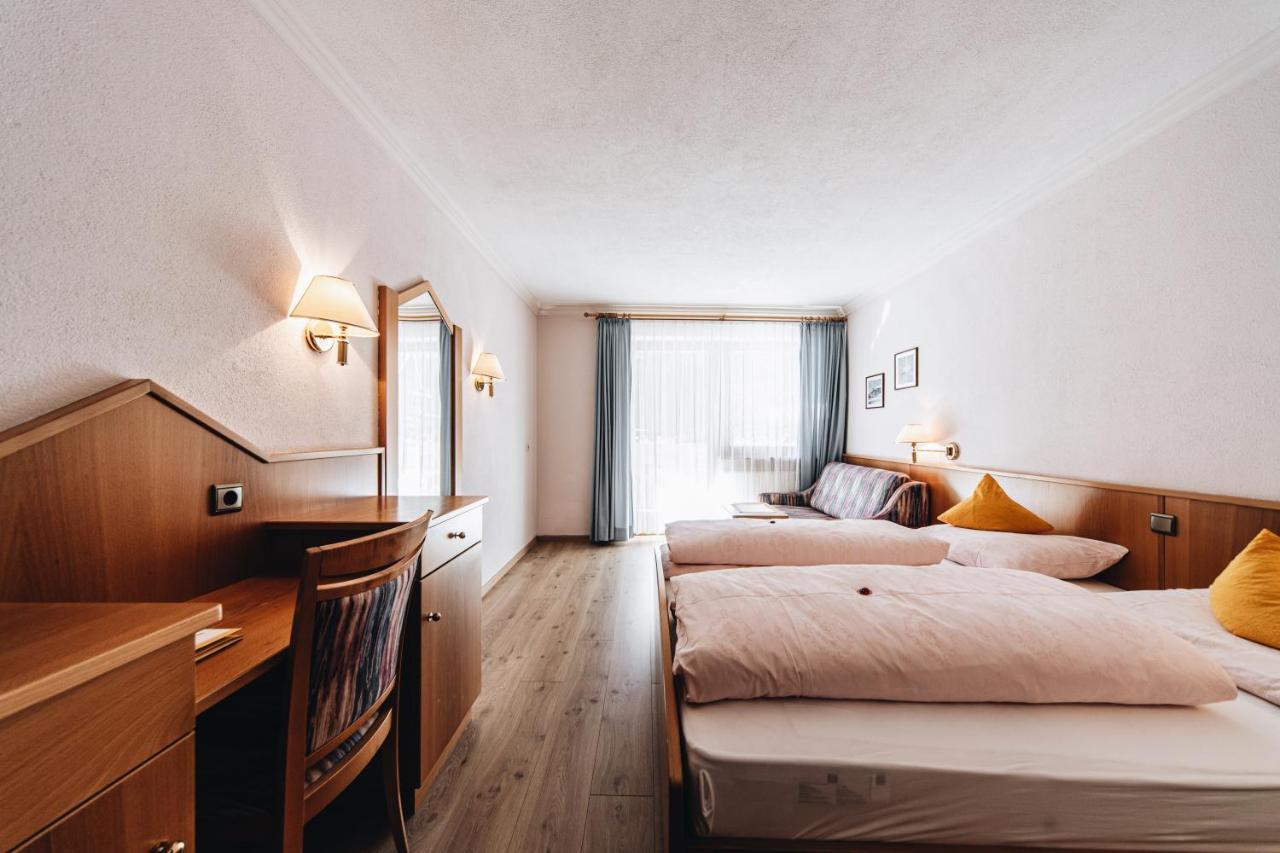 Hotel Ranuimuellerhof Funes  Esterno foto