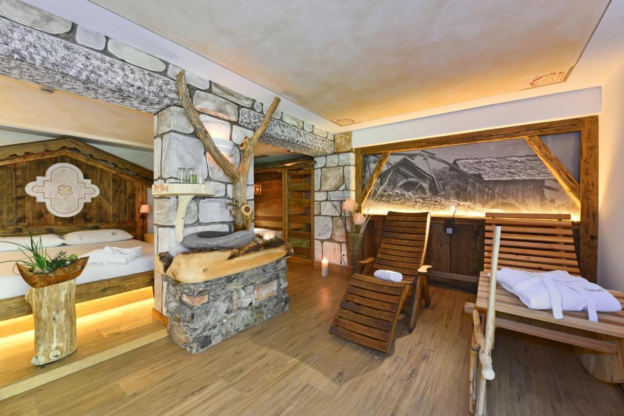 Hotel Ranuimuellerhof Funes  Esterno foto
